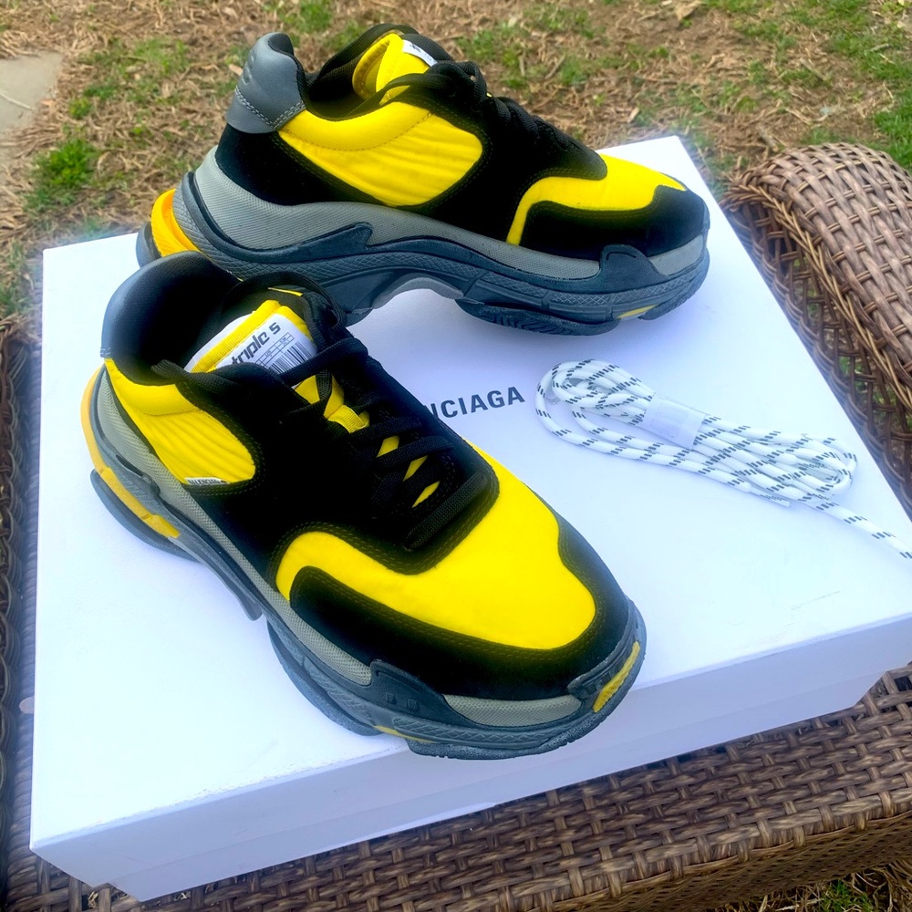 💛▪️Balenciaga Triple S Sneakers 👟◾️💛
